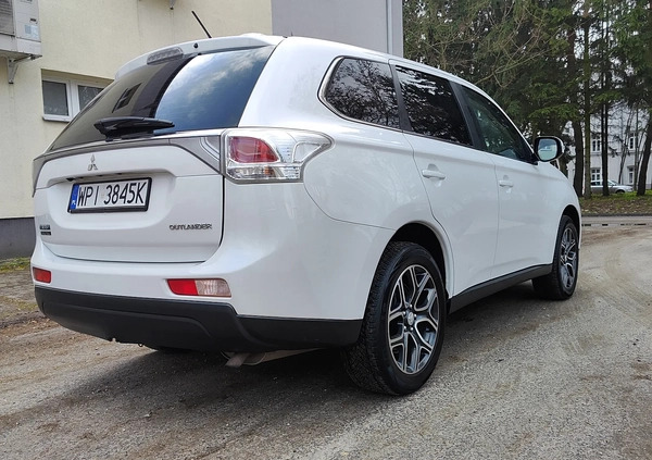 Mitsubishi Outlander cena 52900 przebieg: 141000, rok produkcji 2015 z Racibórz małe 254